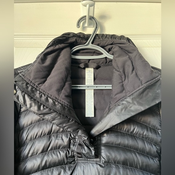 Women’s Lululemon Down For A Run Pullover II
Black | Size 4 - Picture 9 of 16